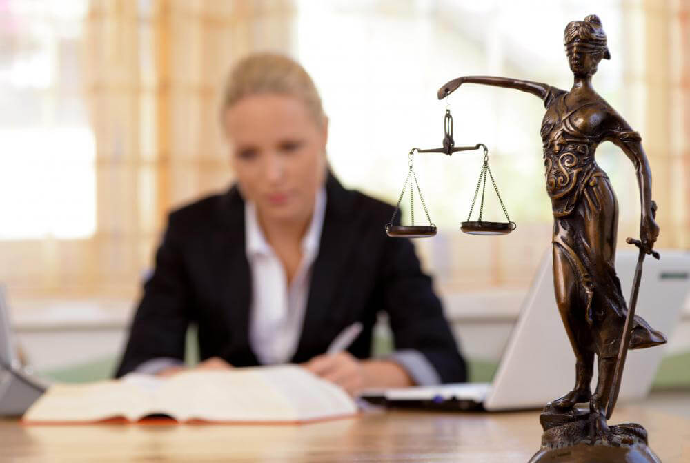 How Much Does a Divorce Lawyer Cost